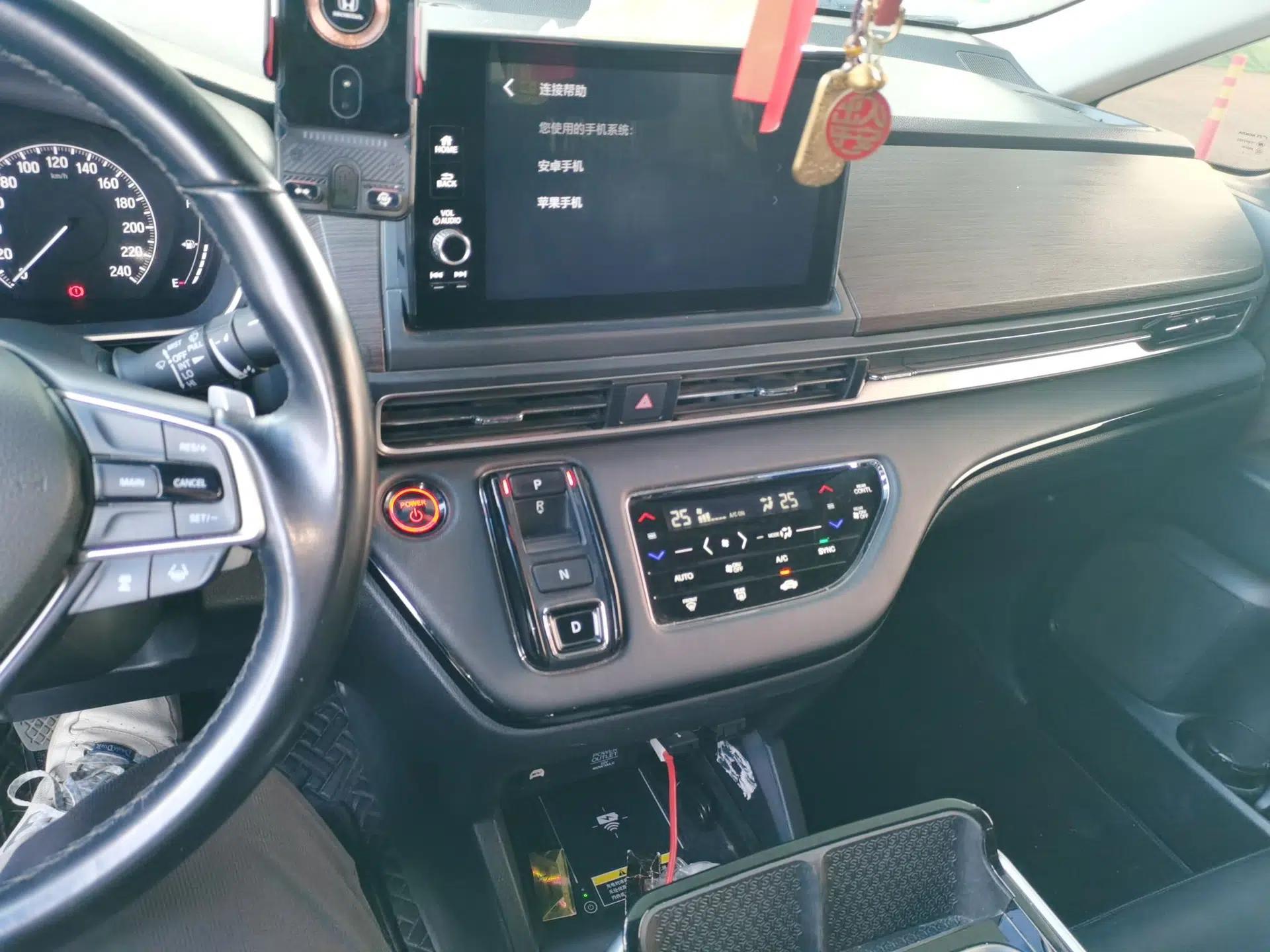 Honda Odyssey 2022 2.0L eHEV Sharp·Luxury Edition — миниатюра 13