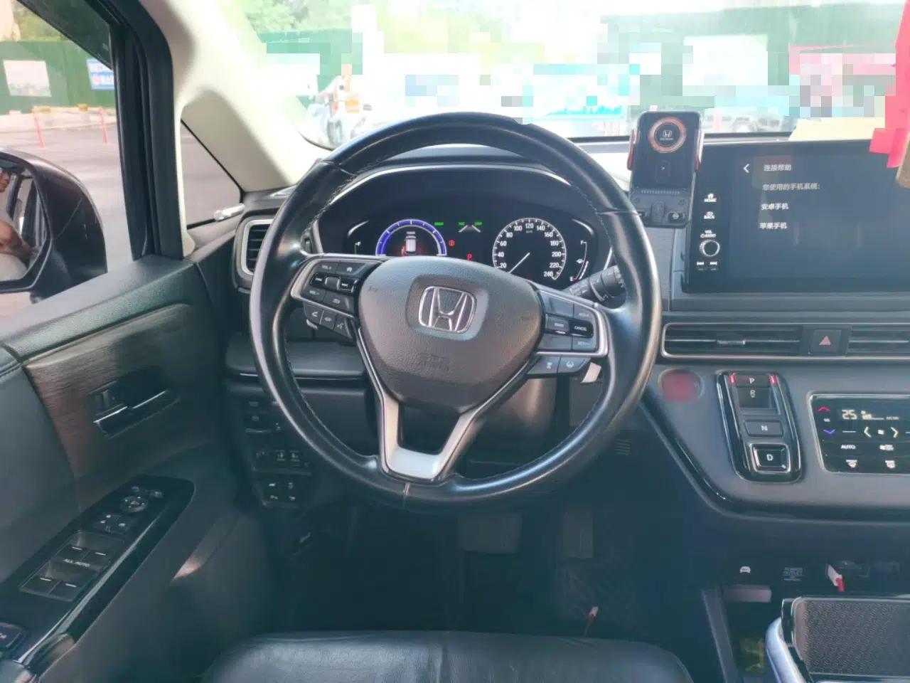 Honda Odyssey 2022 2.0L eHEV Sharp·Luxury Edition — миниатюра 10