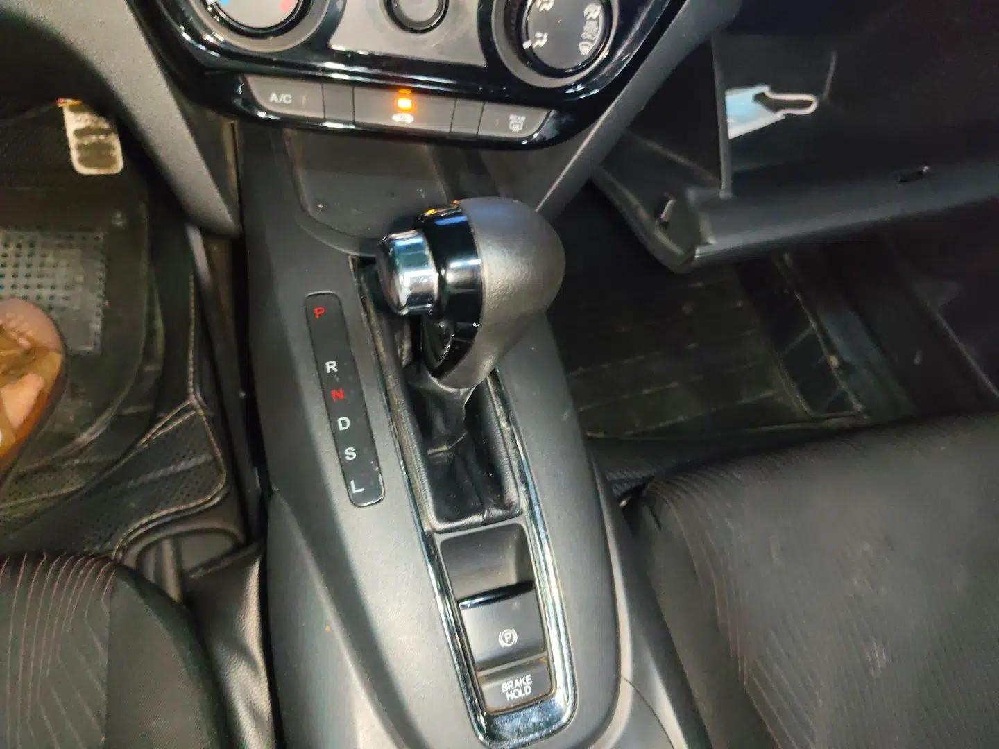 Honda XR-V 2015 1.5L LXi CVT Classic Edition — миниатюра 14