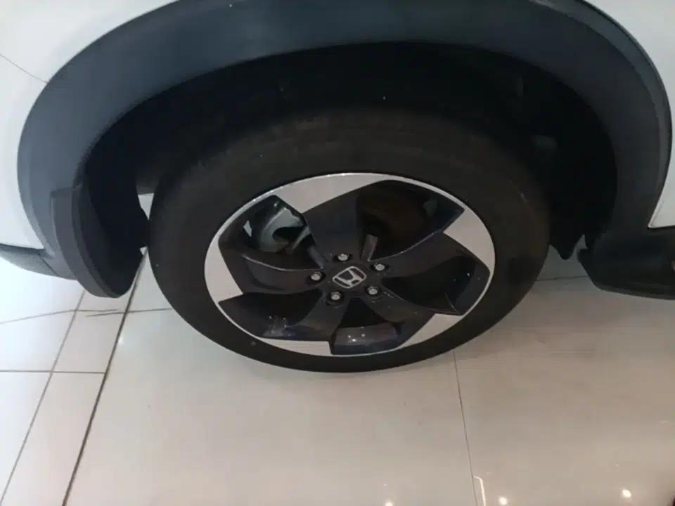 Honda Vezel 2017 1.8L CVT Front-Wheel Drive Pioneer Edition — миниатюра 11