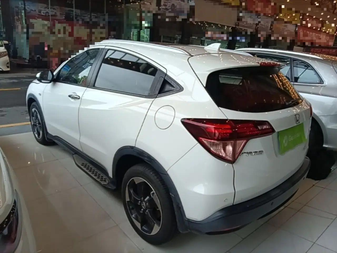 Honda Vezel 2017 1.8L CVT Front-Wheel Drive Pioneer Edition — миниатюра 13