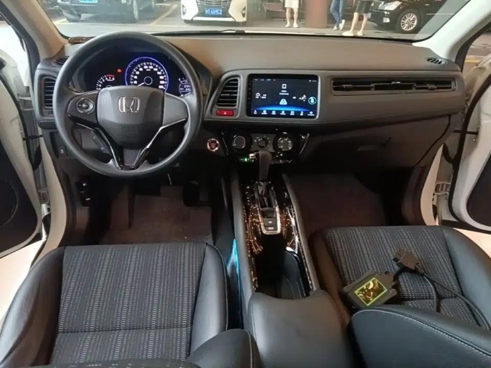 Honda Vezel 2017 1.8L CVT Front-Wheel Drive Pioneer Edition — миниатюра 17