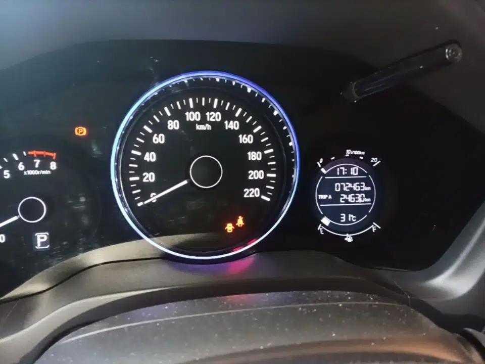 Honda Vezel 2017 1.8L CVT Front-Wheel Drive Pioneer Edition — миниатюра 19