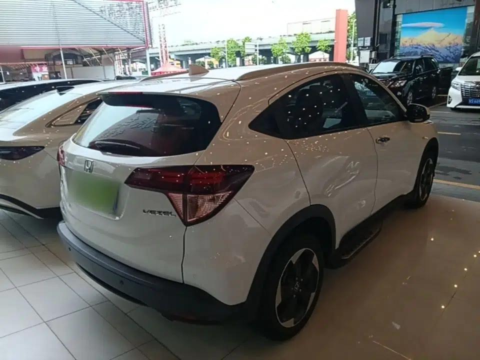Honda Vezel 2017 1.8L CVT Front-Wheel Drive Pioneer Edition — миниатюра 6