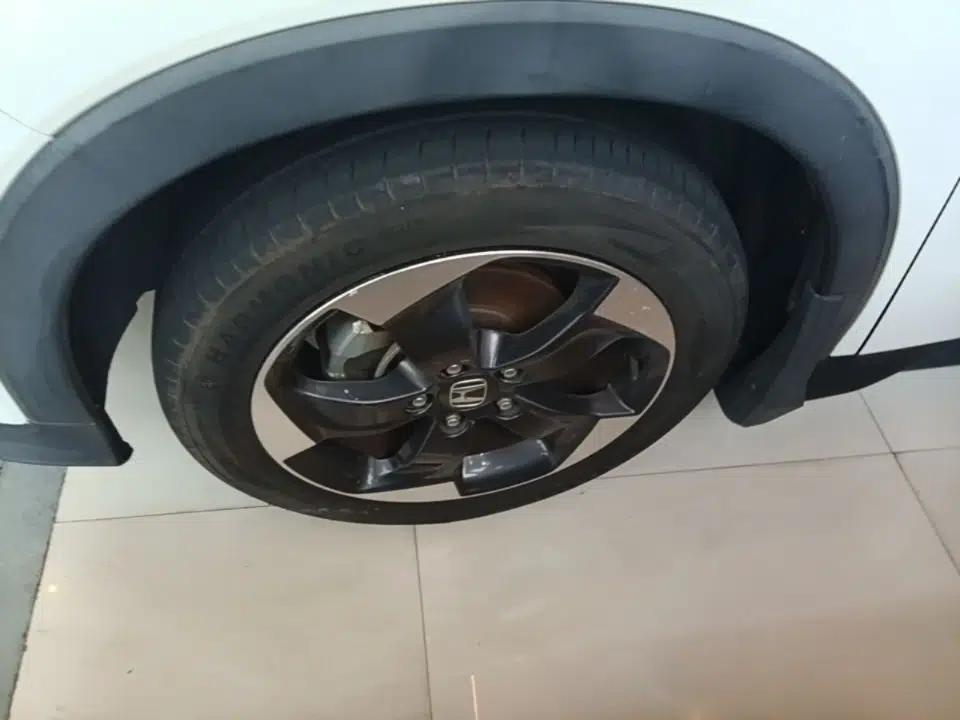 Honda Vezel 2017 1.8L CVT Front-Wheel Drive Pioneer Edition — миниатюра 10