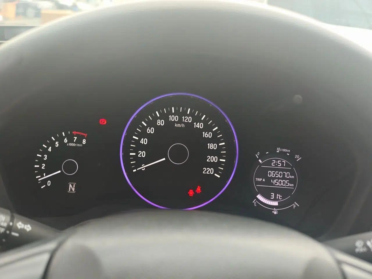 Honda Vezel 2015 1.5L CVT two-wheel drive Comfort trim — миниатюра 11