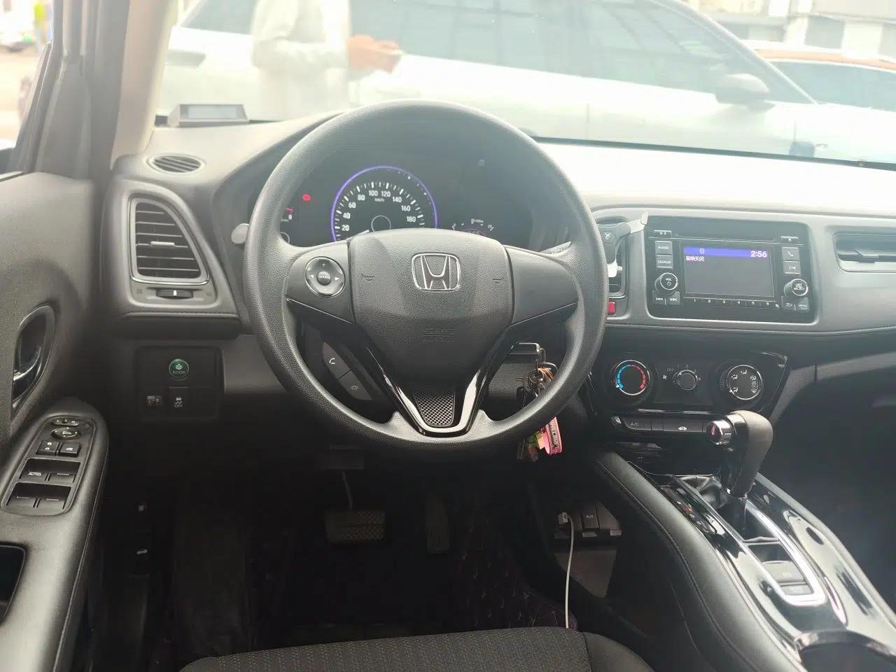 Honda Vezel 2015 1.5L CVT two-wheel drive Comfort trim — миниатюра 10