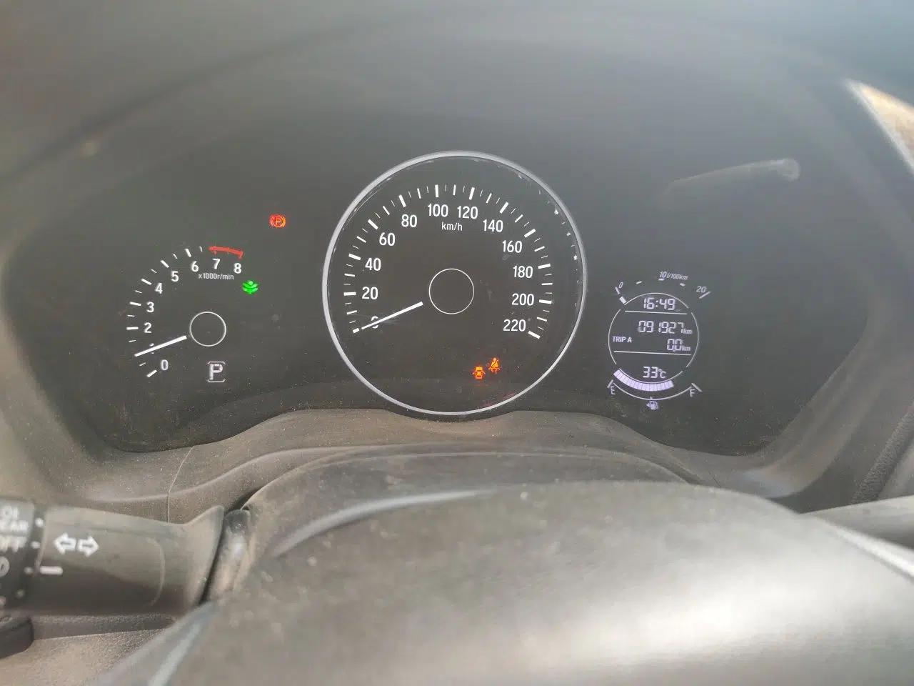 Honda Vezel 2017 1.5L CVT 2WD Comfort Model — миниатюра 11