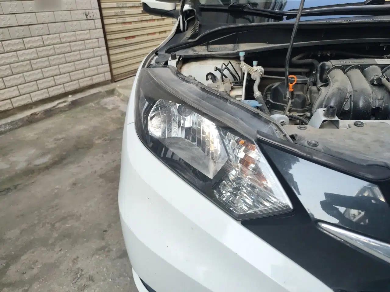Honda Vezel 2017 1.5L CVT 2WD Comfort Model — миниатюра 7