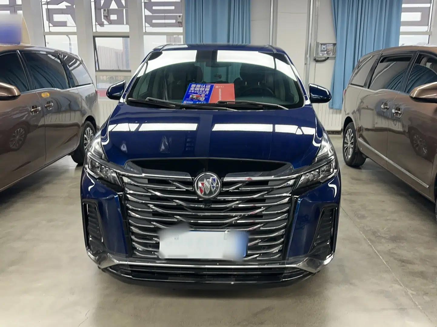 Buick GL8 2023 Land Executive Class Comfort Model — миниатюра 3