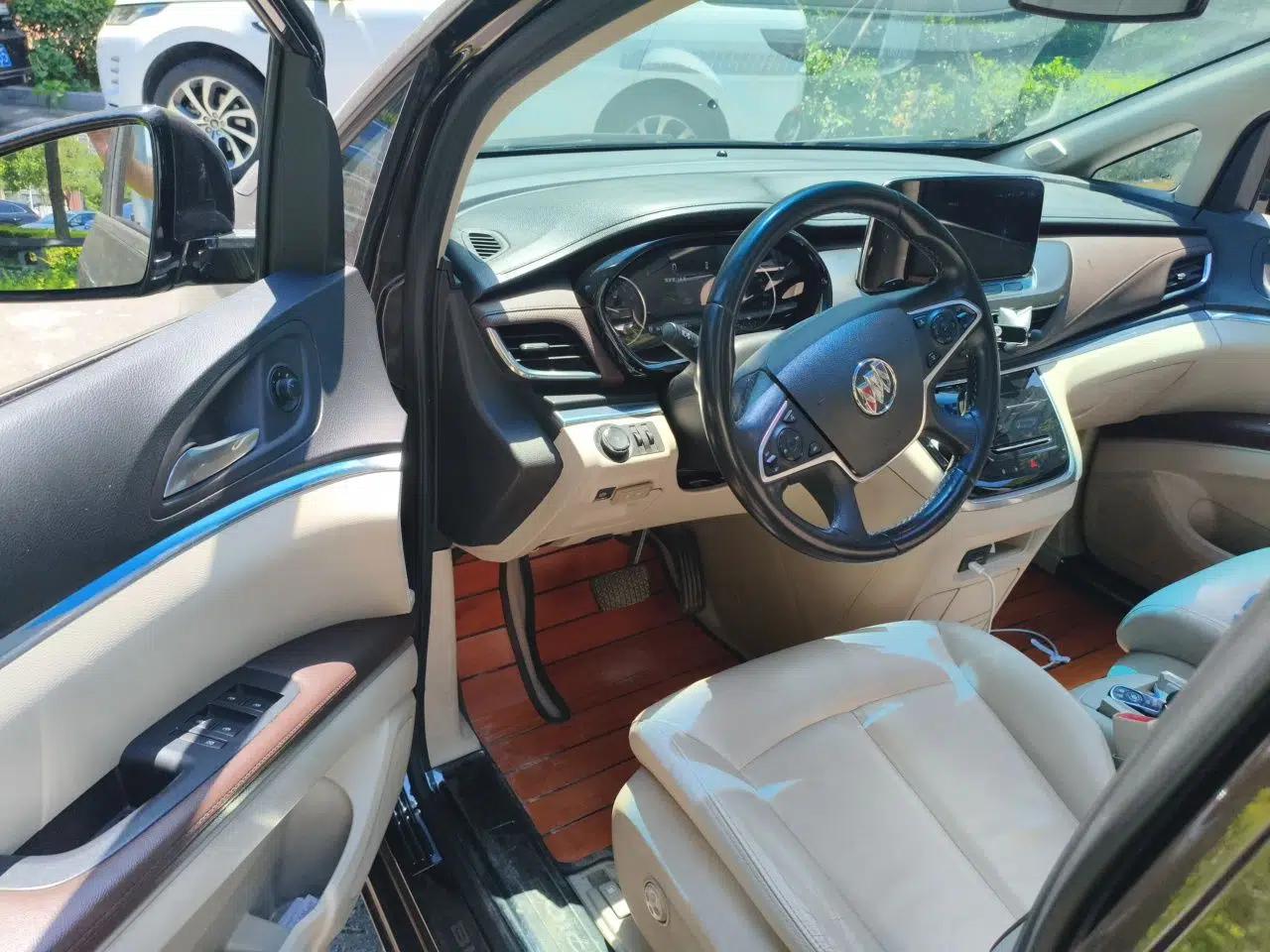 Buick GL8 2020 Land Business Class 652T Luxury Model — миниатюра 16