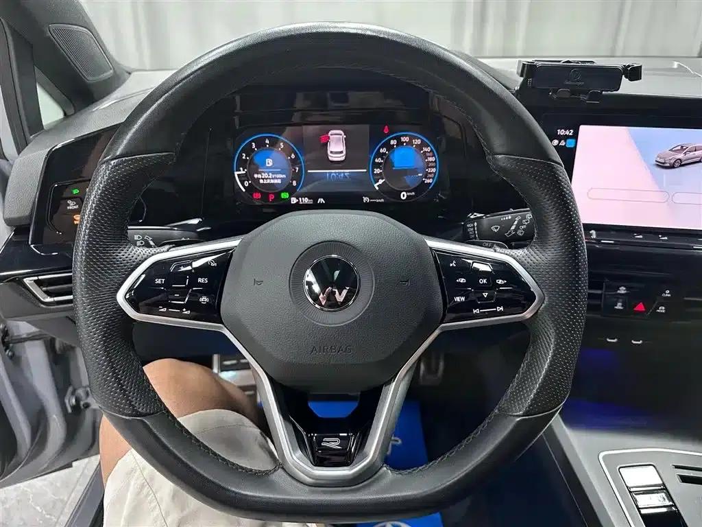 2023 Golf 280TSI DSG R-Line Lite — миниатюра 13