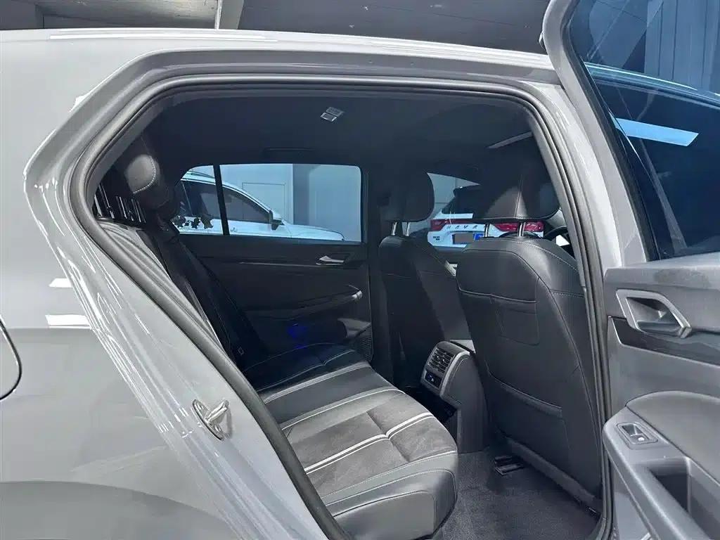 2023 Golf 280TSI DSG R-Line Lite — миниатюра 17