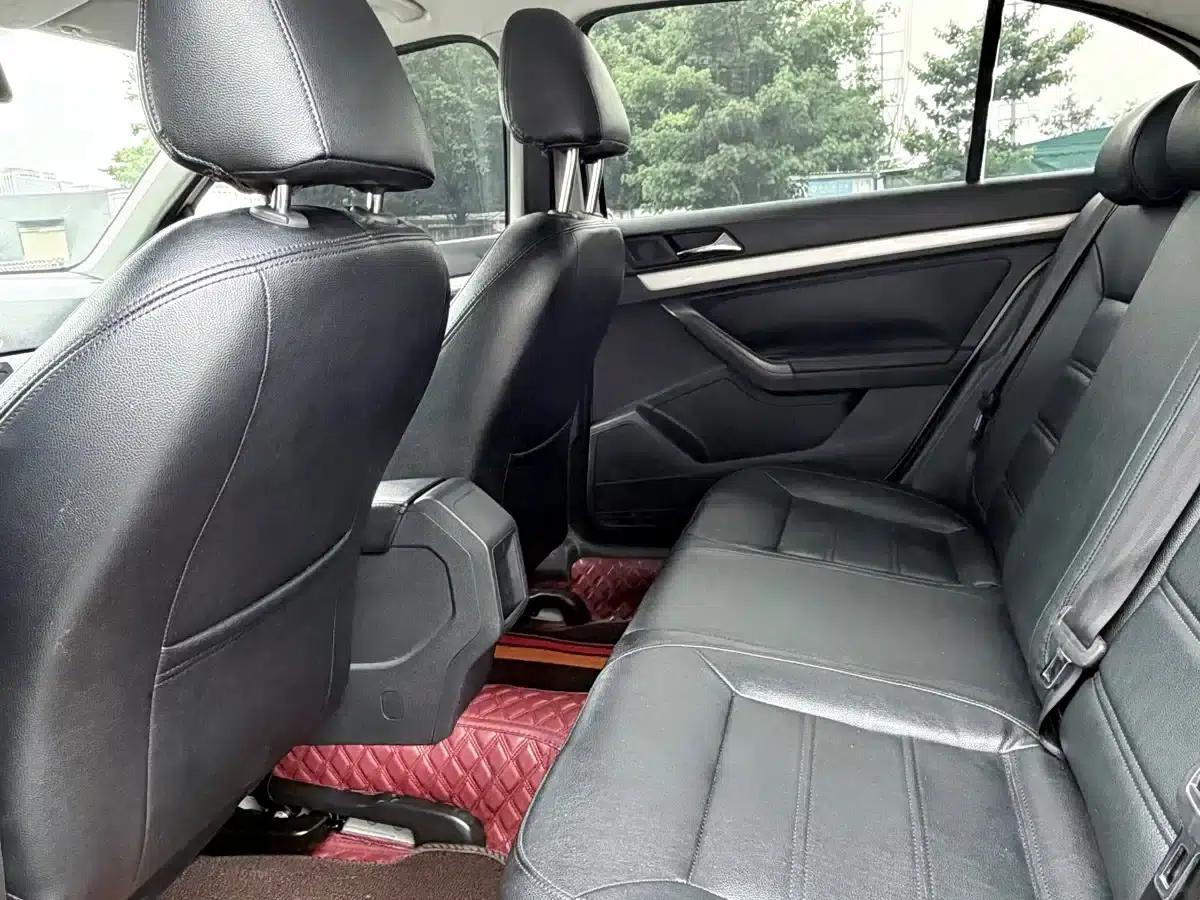 2017 Volkswagen Lavida 1.6L Automatic Fashion Edition — миниатюра 6