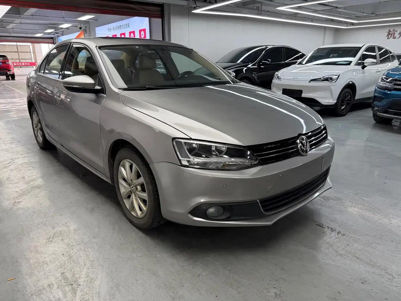 2014 Volkswagen Sagitar 1.4TSI Automatic Luxury — миниатюра 3