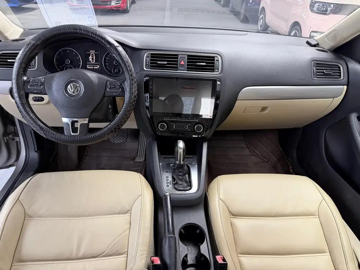 2014 Volkswagen Sagitar 1.4TSI Automatic Luxury — миниатюра 7