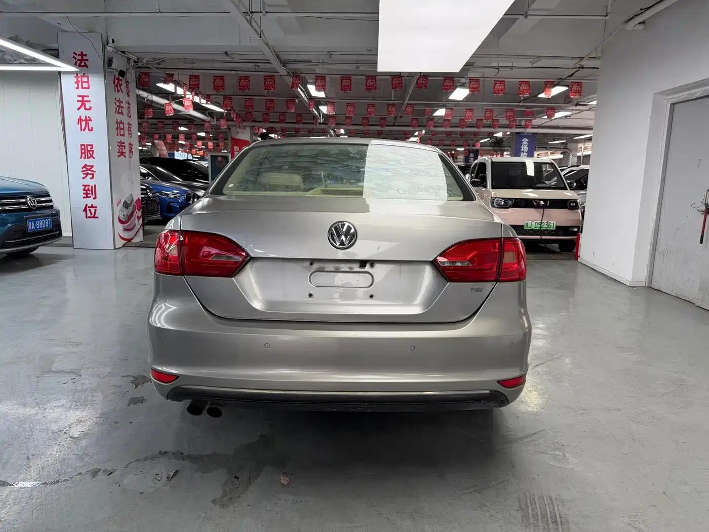 2014 Volkswagen Sagitar 1.4TSI Automatic Luxury — миниатюра 10