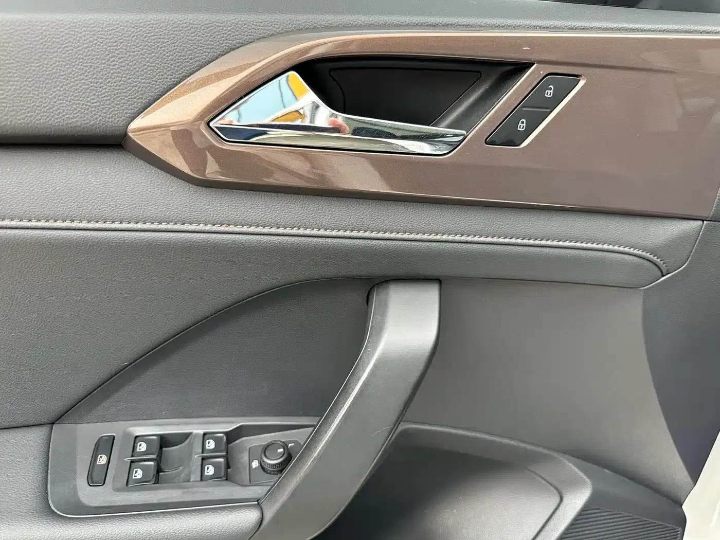 Tharu 2022 280TSI 2WD Luxury Edition — миниатюра 15