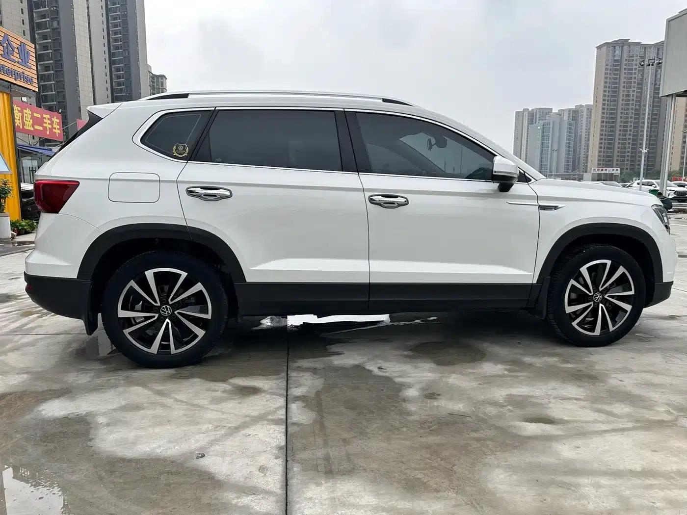 Tharu 2022 280TSI 2WD Luxury Edition — миниатюра 8