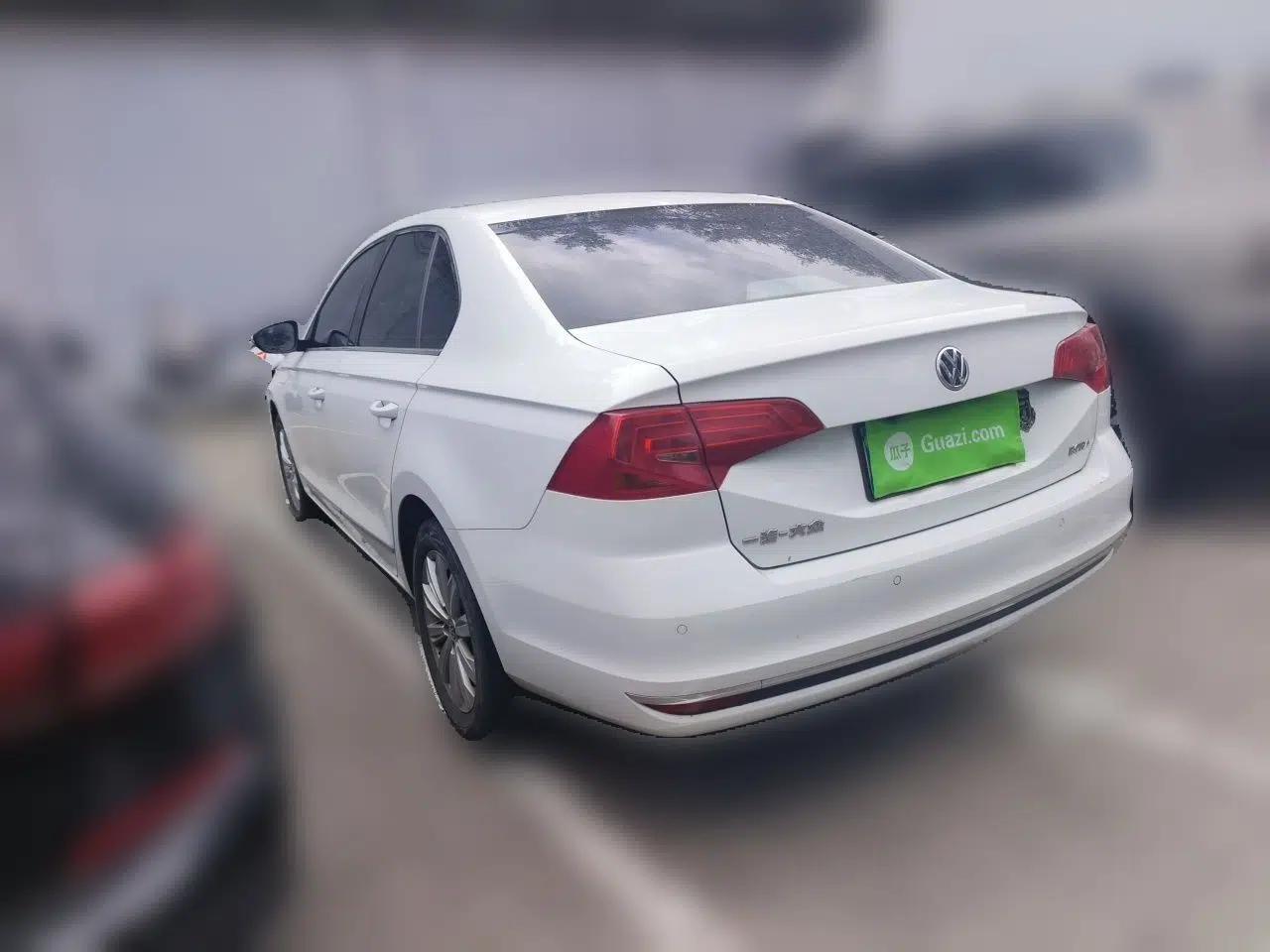 Volkswagen Bora 2017 1.6L Manual Comfort Model — миниатюра 4