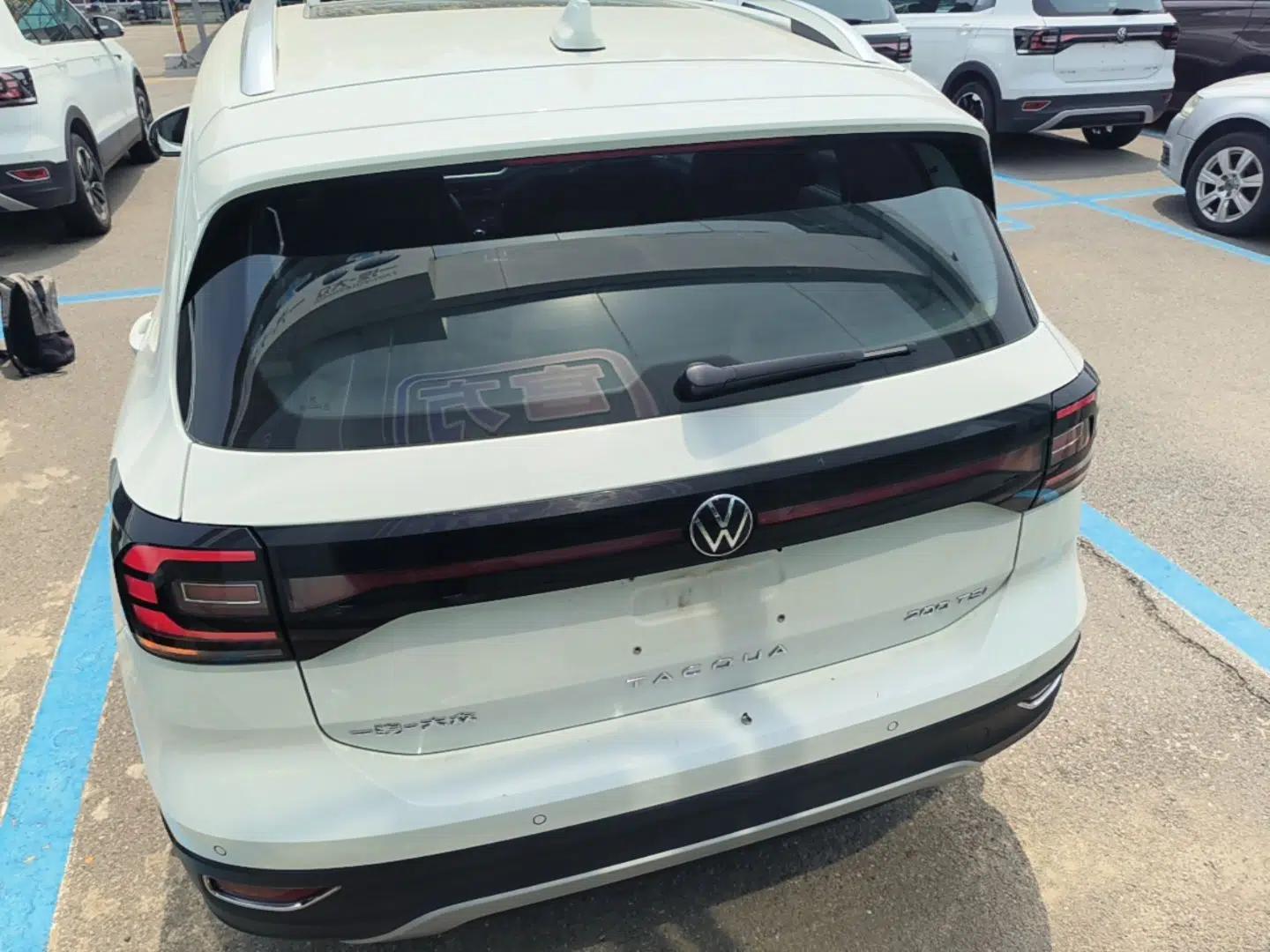 Volkswagen Tacqua 2023 200TSI DSG Joy-Connect Edition — миниатюра 5