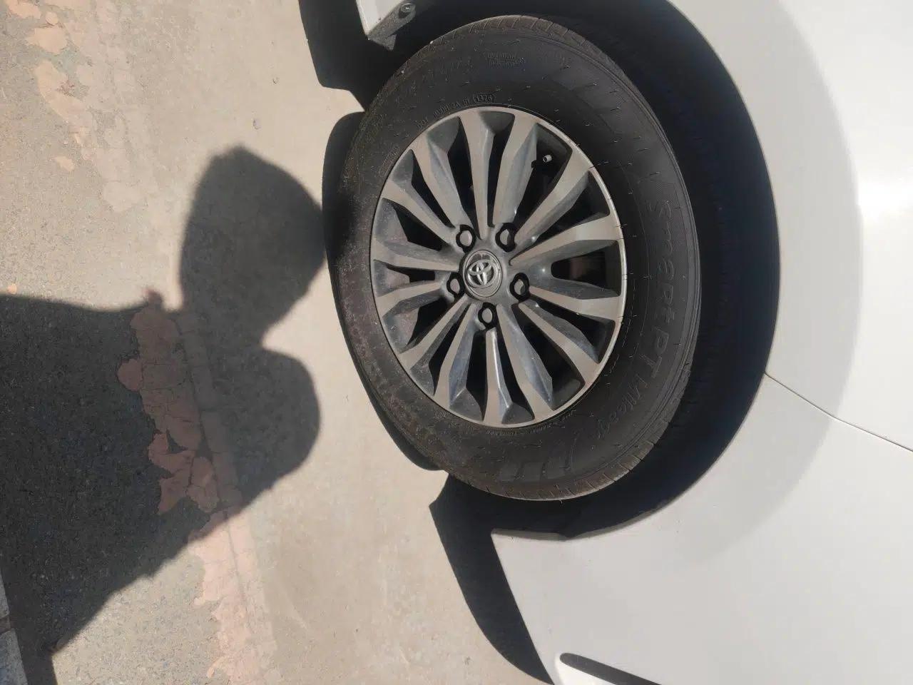 Toyota Corolla 2017 Revised Version 1.2T S-CVT GL-i — миниатюра 8