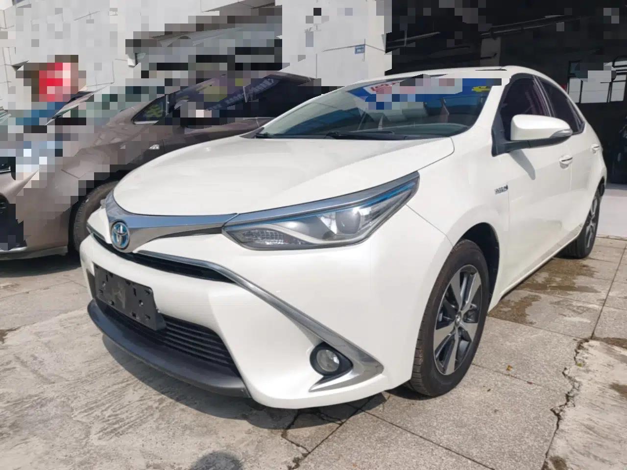 Toyota Levin 2016 Dual-Engine 1.8H V E-CVT Luxury Edition — миниатюра 1