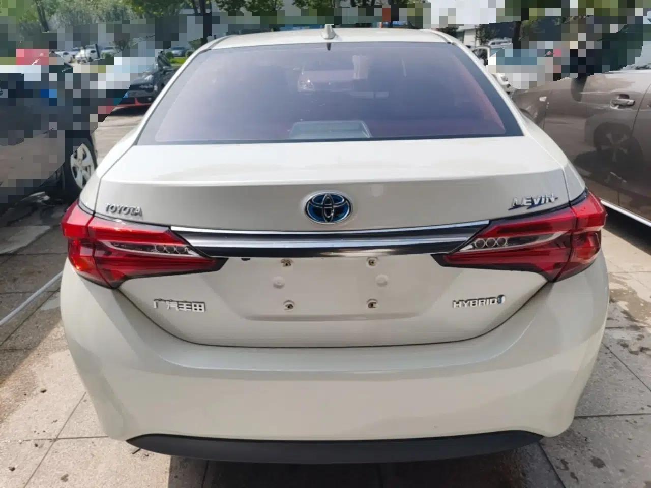 Toyota Levin 2016 Dual-Engine 1.8H V E-CVT Luxury Edition — миниатюра 5