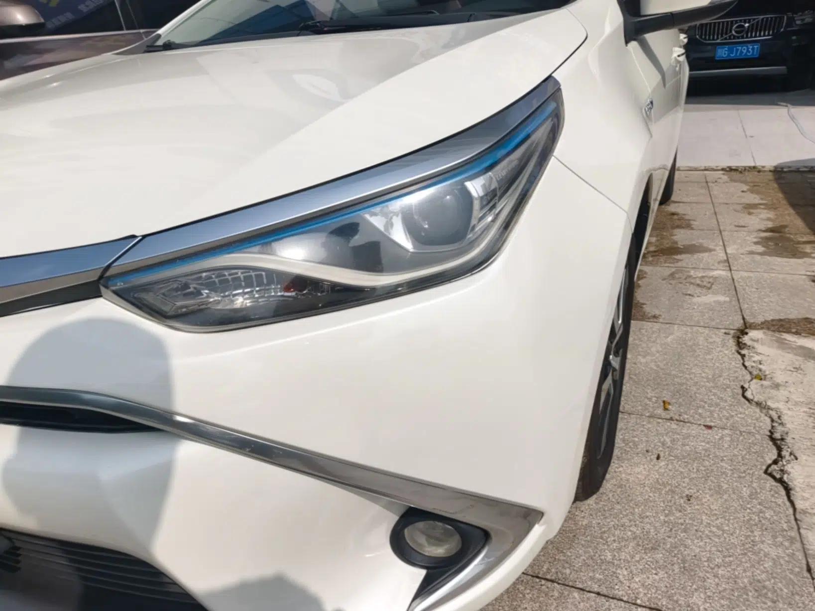 Toyota Levin 2016 Dual-Engine 1.8H V E-CVT Luxury Edition — миниатюра 8