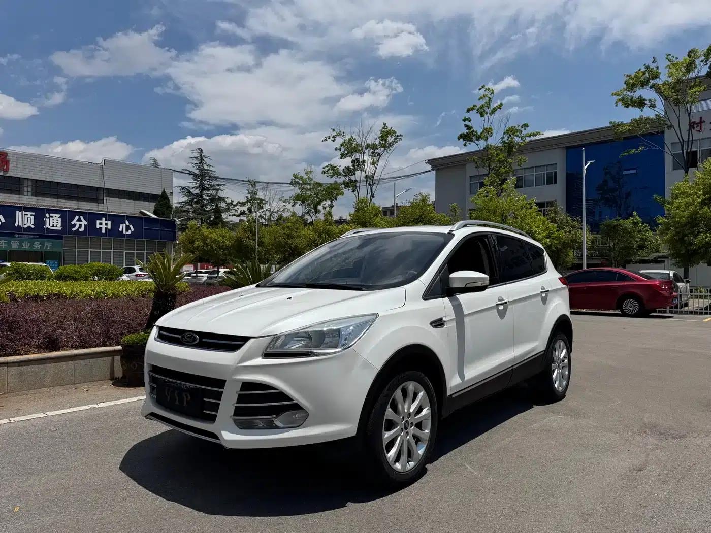 Ford Kuga 2015 1.5L GTDi AWD Elite — миниатюра 1