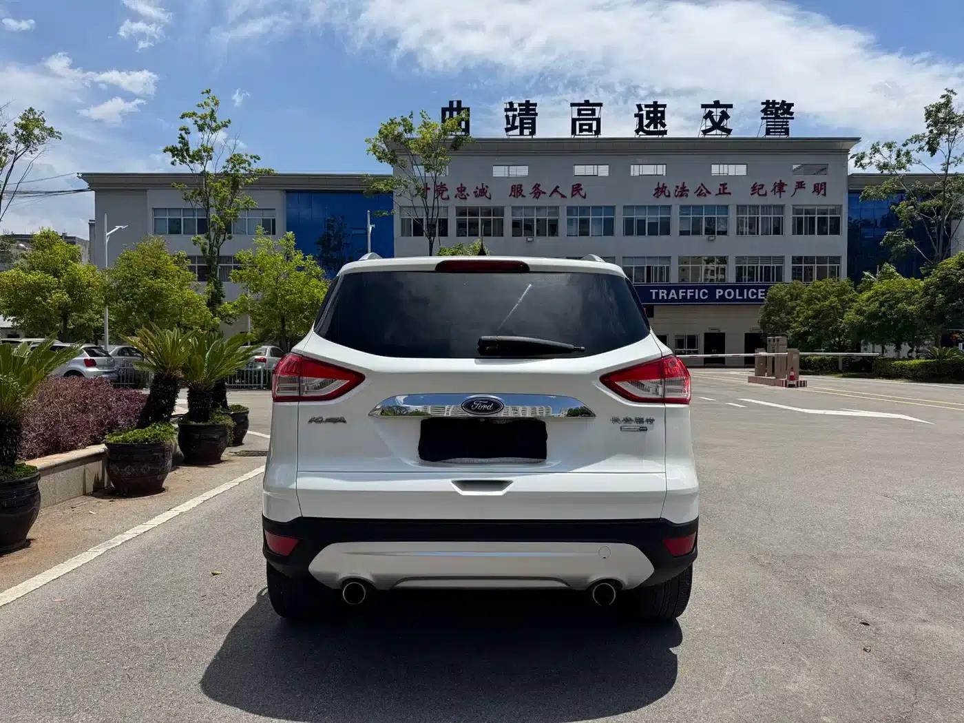 Ford Kuga 2015 1.5L GTDi AWD Elite — миниатюра 8