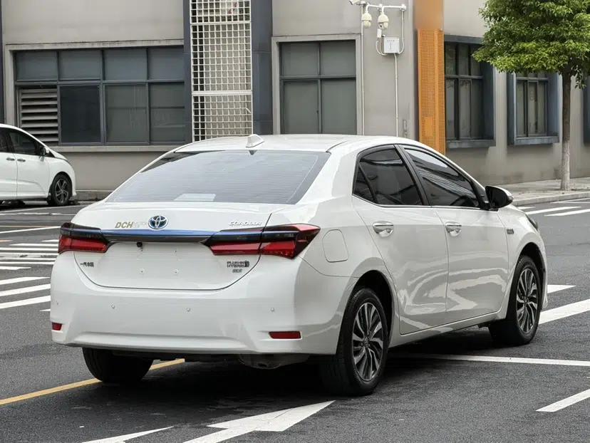 Toyota Corolla Hybrid E+ 2019 1.8L E-CVT Leading Edition — миниатюра 17