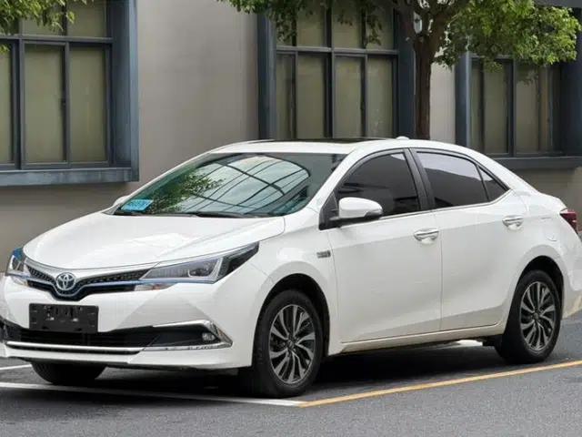 Toyota Corolla Hybrid E+ 2019 1.8L E-CVT Leading Edition