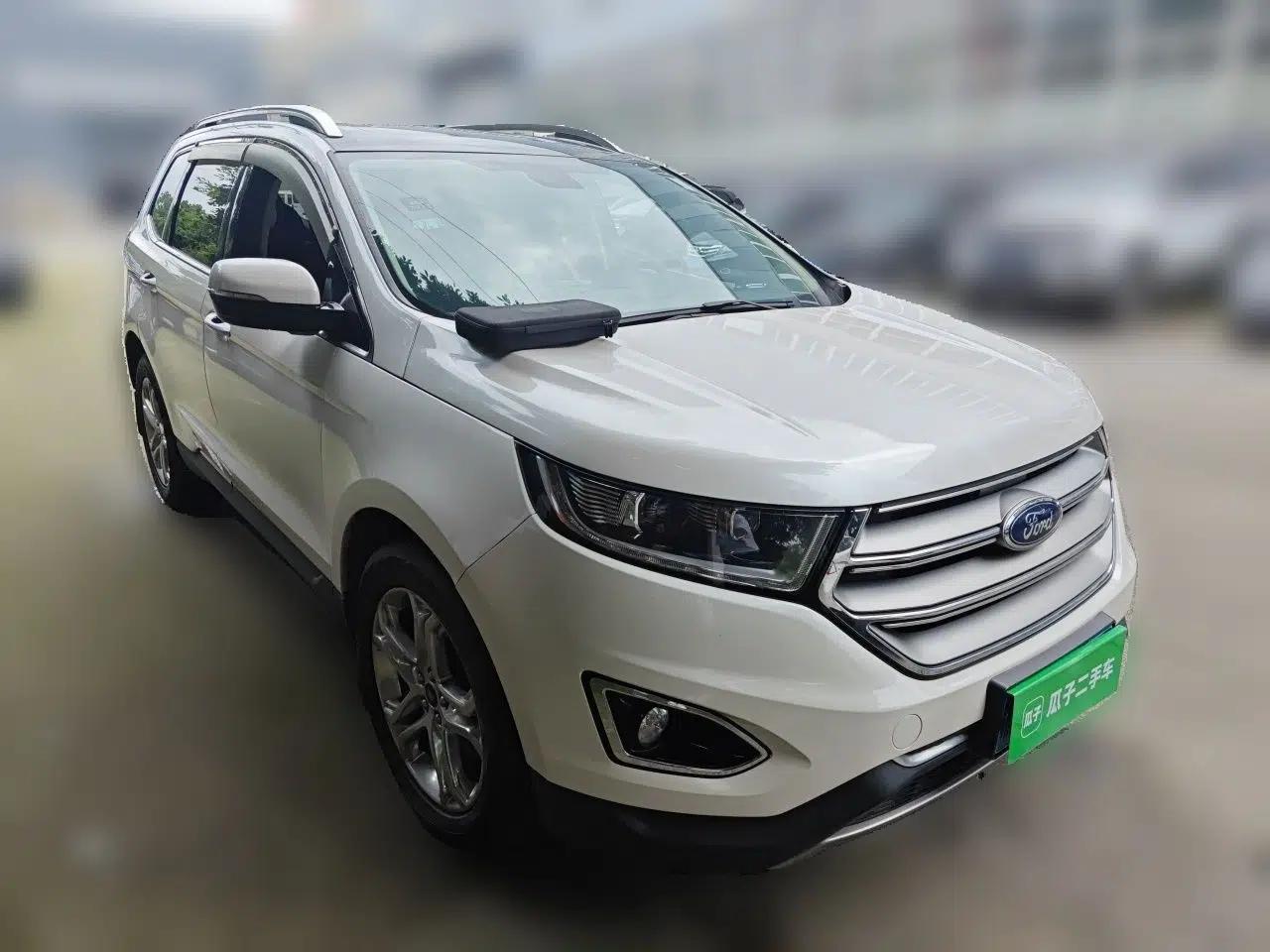 Ford Edge 2016 EcoBoost 245 Two-Wheel-Drive Titanium 7-Seater — миниатюра 3