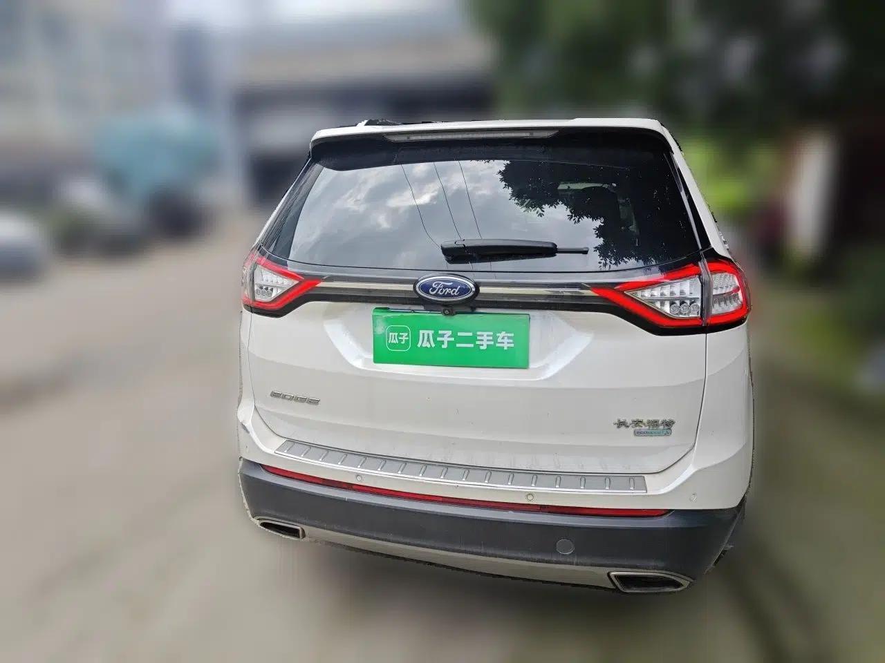 Ford Edge 2016 EcoBoost 245 Two-Wheel-Drive Titanium 7-Seater — миниатюра 5