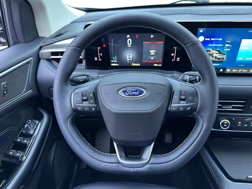Ford Edge 2021 PLUS EcoBoost 245 Two-Wheel-Drive Platinum Edition 5 Seats — миниатюра 36