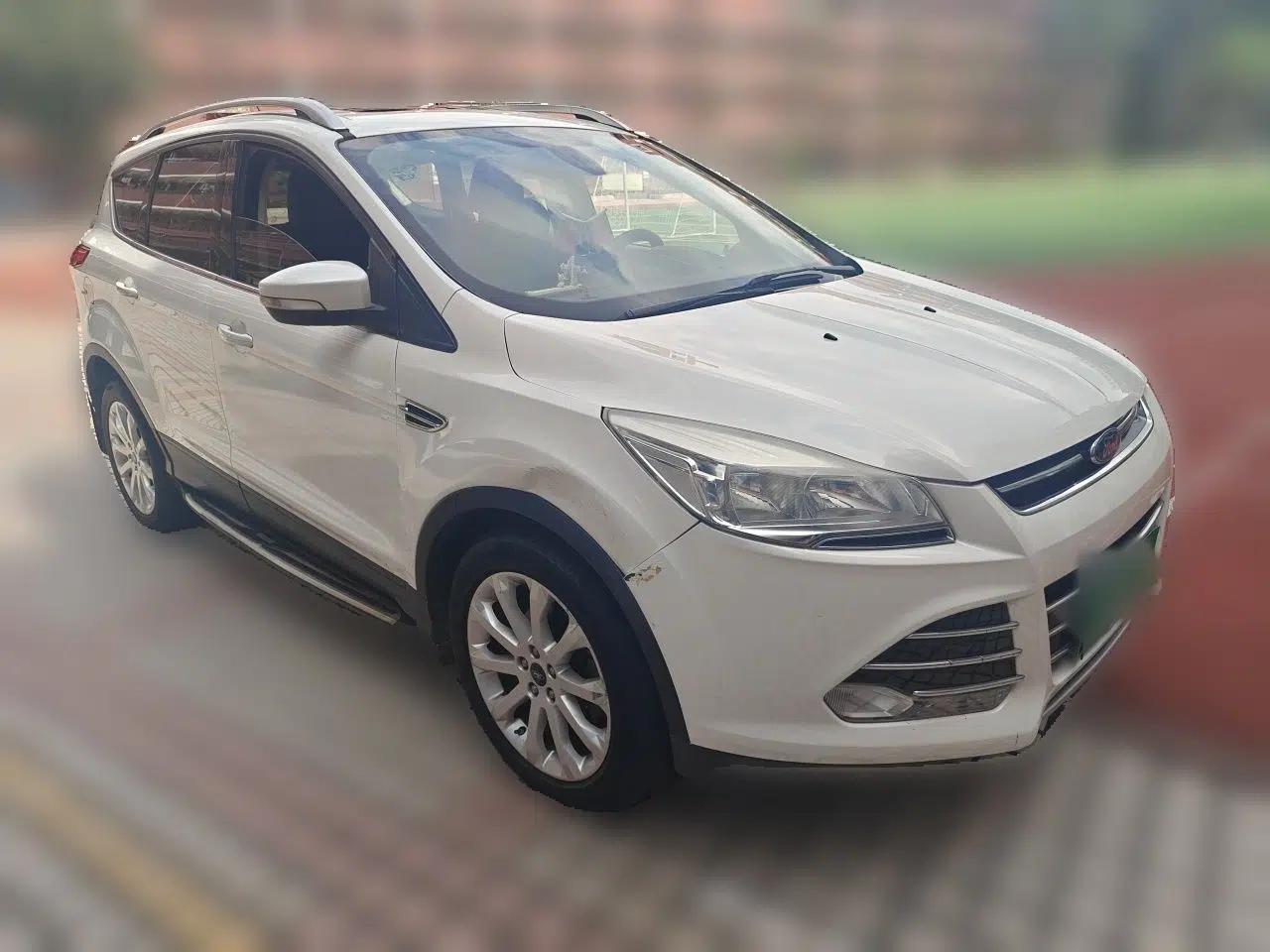 Ford Kuga 2015 1.5L GTDi Two-Wheel Drive Fashion Edition — миниатюра 3