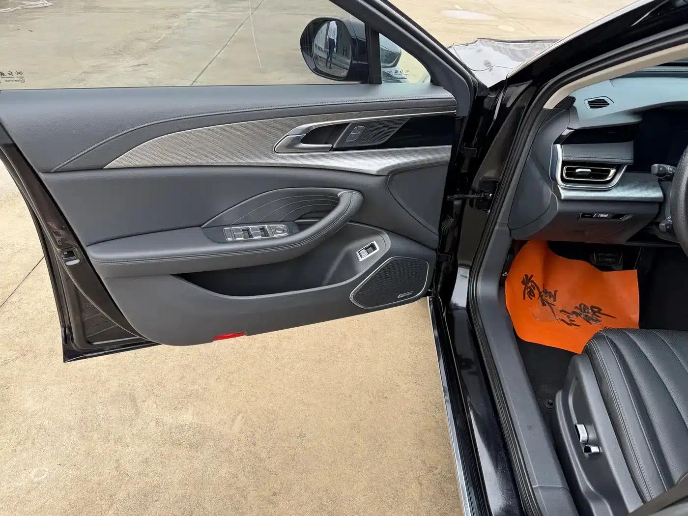 Hongqi H5 2023 2.0T Automatic Intelligent Flagship Edition — миниатюра 4