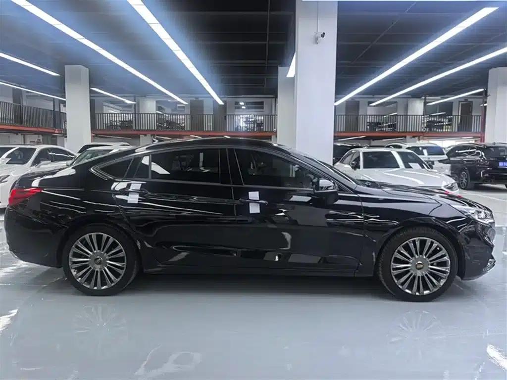 Hongqi H5 2020 1.5T DCT Flag Edition — миниатюра 17