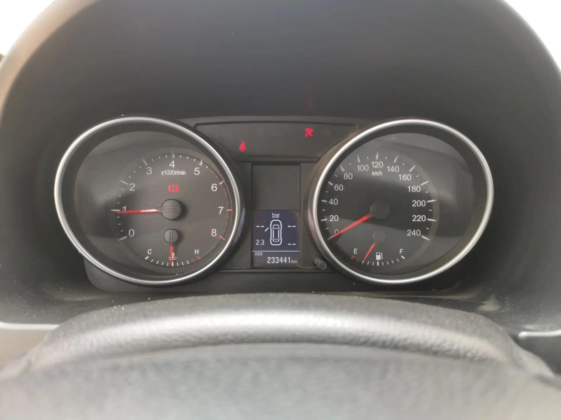 Haval H6 2013 Sport Edition 1.5T Manual Two-Wheel Drive Prestige Model — миниатюра 11
