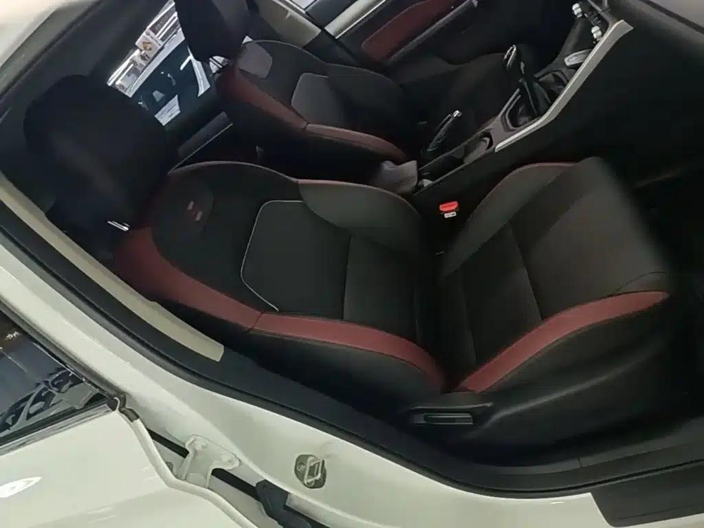Geely Binyue 2021 1.4T Manual Gold Edition — миниатюра 25