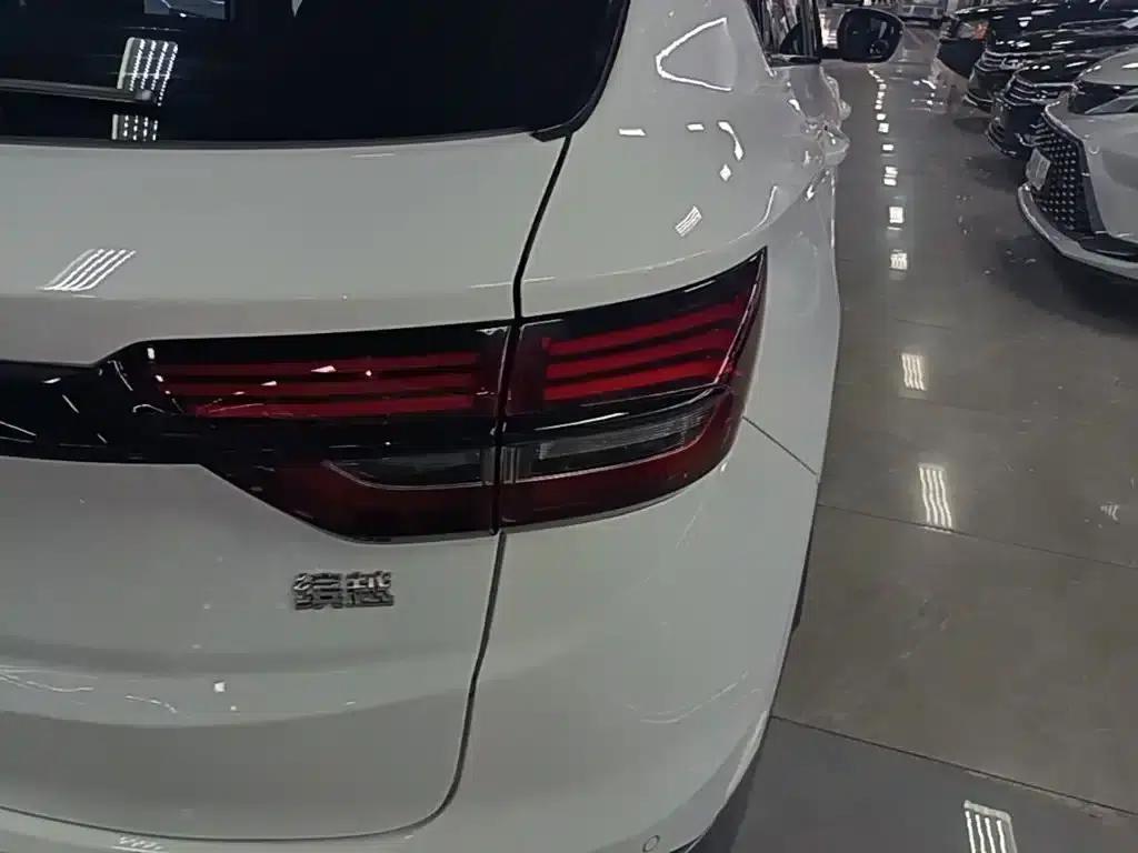 Geely Binyue 2021 1.4T Manual Gold Edition — миниатюра 8