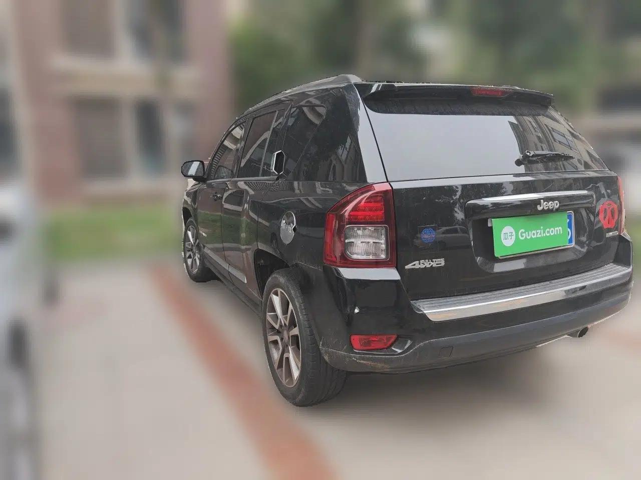 Jeep Compass 2014 2.4L four-wheel drive luxury navigation version — миниатюра 4