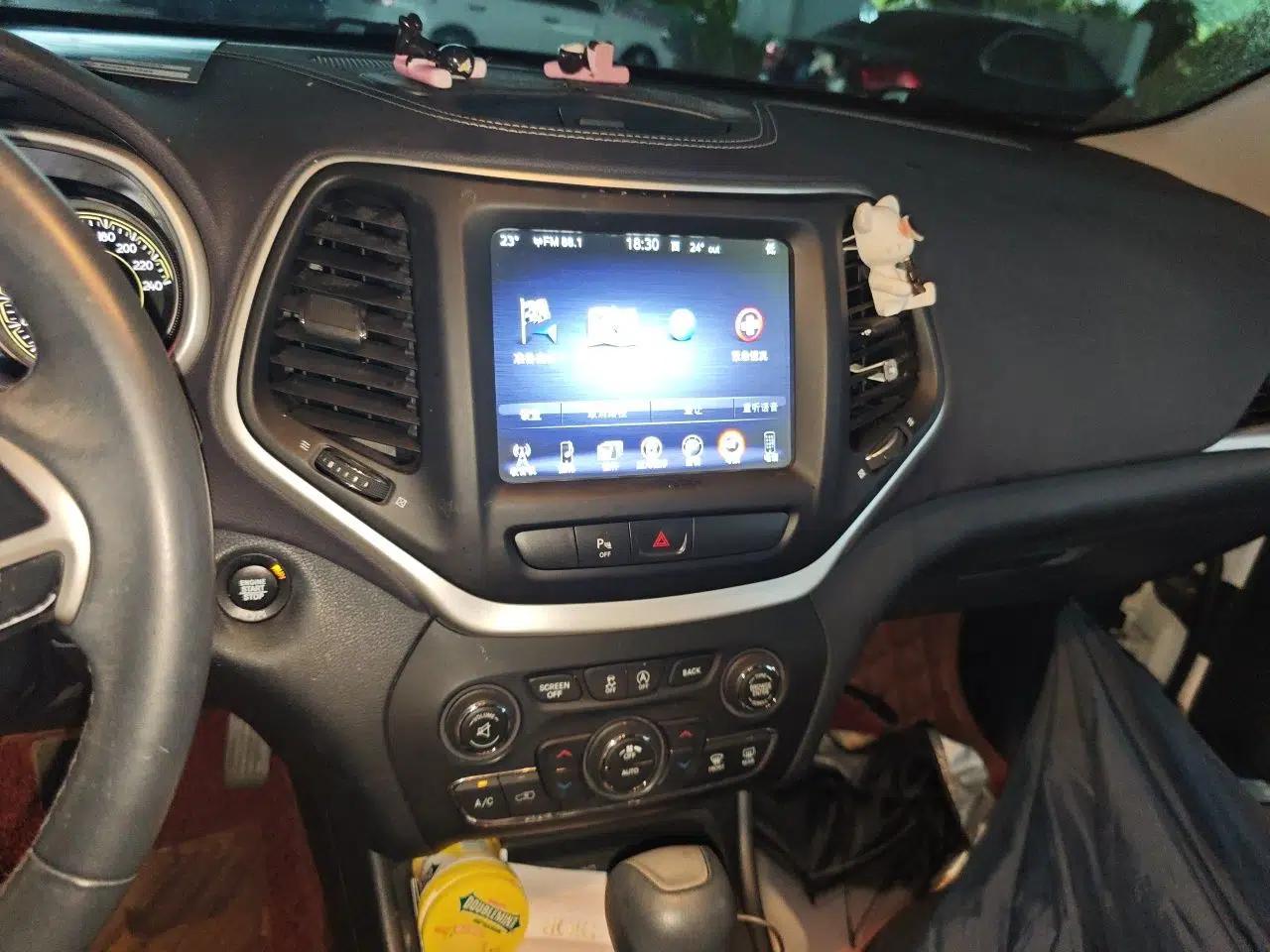 Jeep Cherokee 2017 2.4L Leading Smart Edition — миниатюра 13