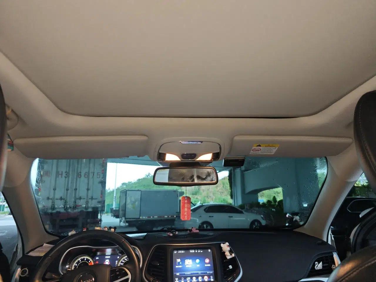 Jeep Cherokee 2017 2.4L Leading Smart Edition — миниатюра 18