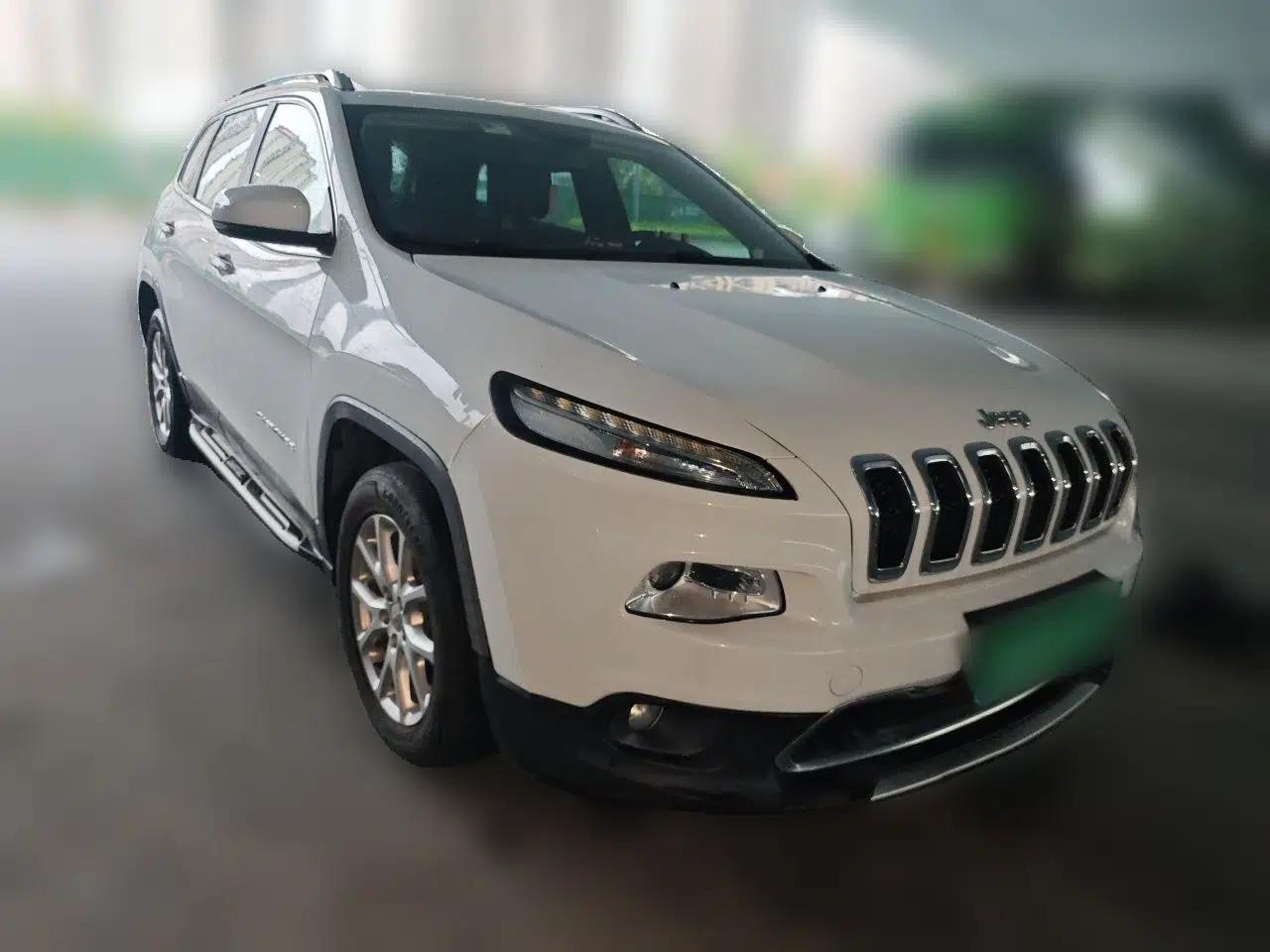 Jeep Cherokee 2017 2.4L Leading Smart Edition — миниатюра 3
