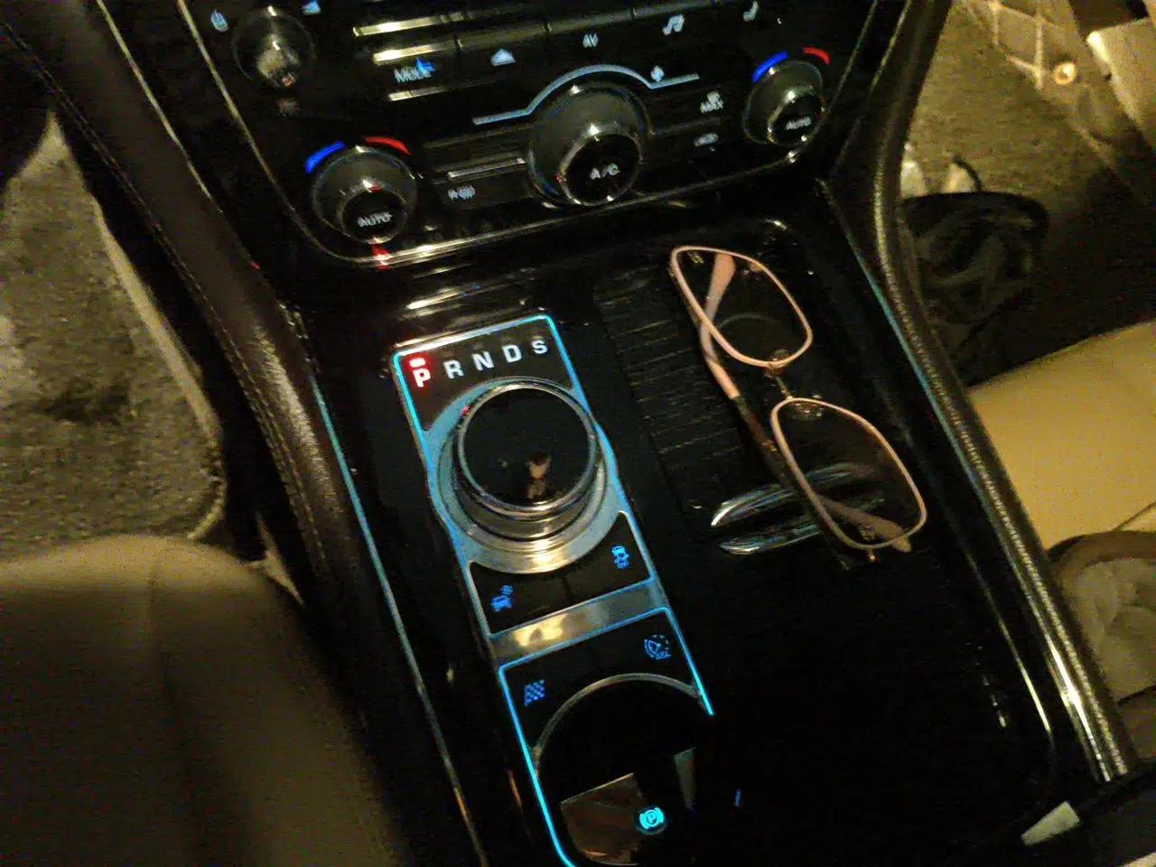 Jaguar XJ 2014 XJL 2.0T Two-Wheel-Drive Elegant Business Edition — миниатюра 14