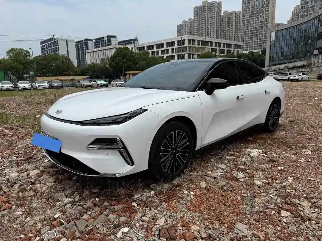 Galaxy Star 8 2025 Model 130km EM-i Premium Edition — миниатюра 1