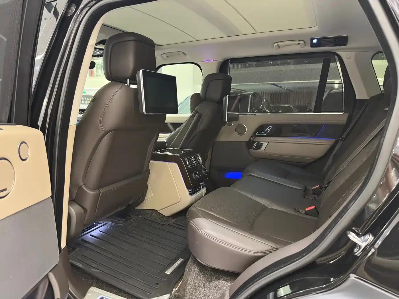 Range Rover 2021 3.0 L6 Legendary Long Wheelbase Classic Edition — миниатюра 5
