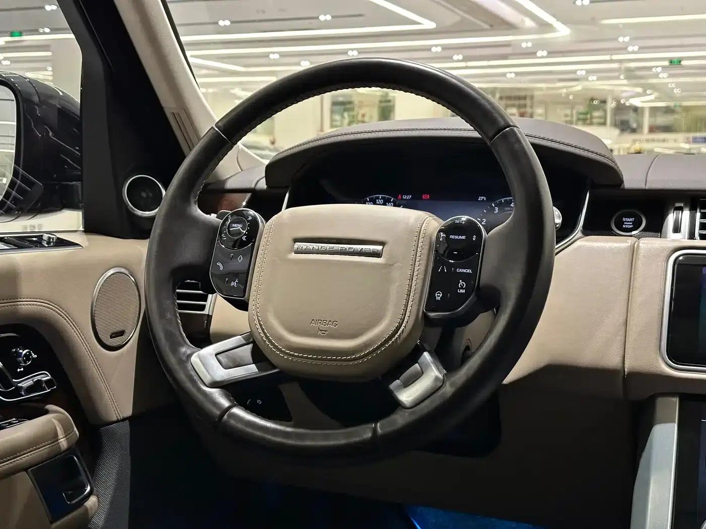 Range Rover 2021 3.0 L6 Legendary Long Wheelbase Classic Edition — миниатюра 8